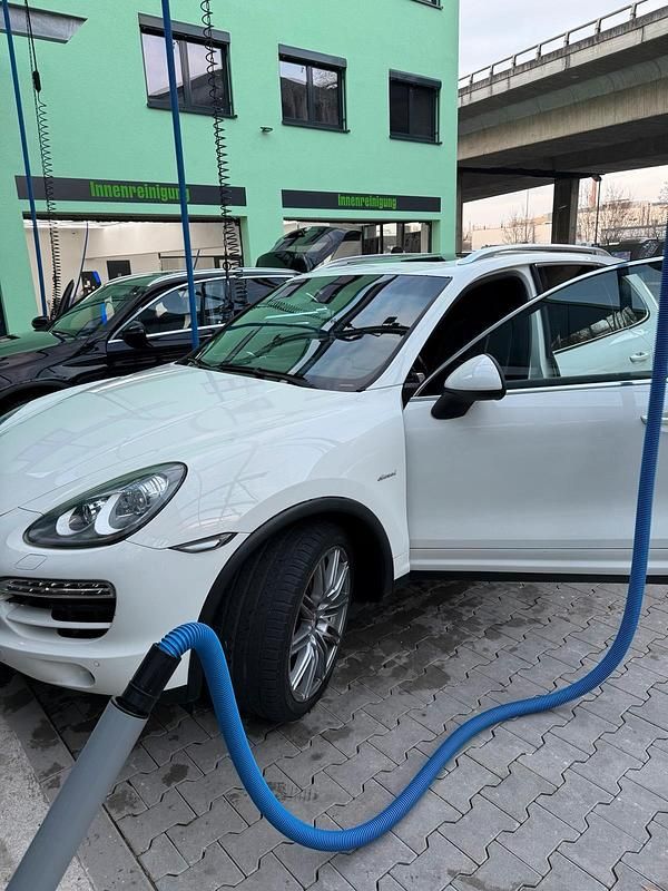 Weiß Gebraucht 2011 Porsche Cayenne SUV | 19.500 € (Teuer) - Bild 1/4