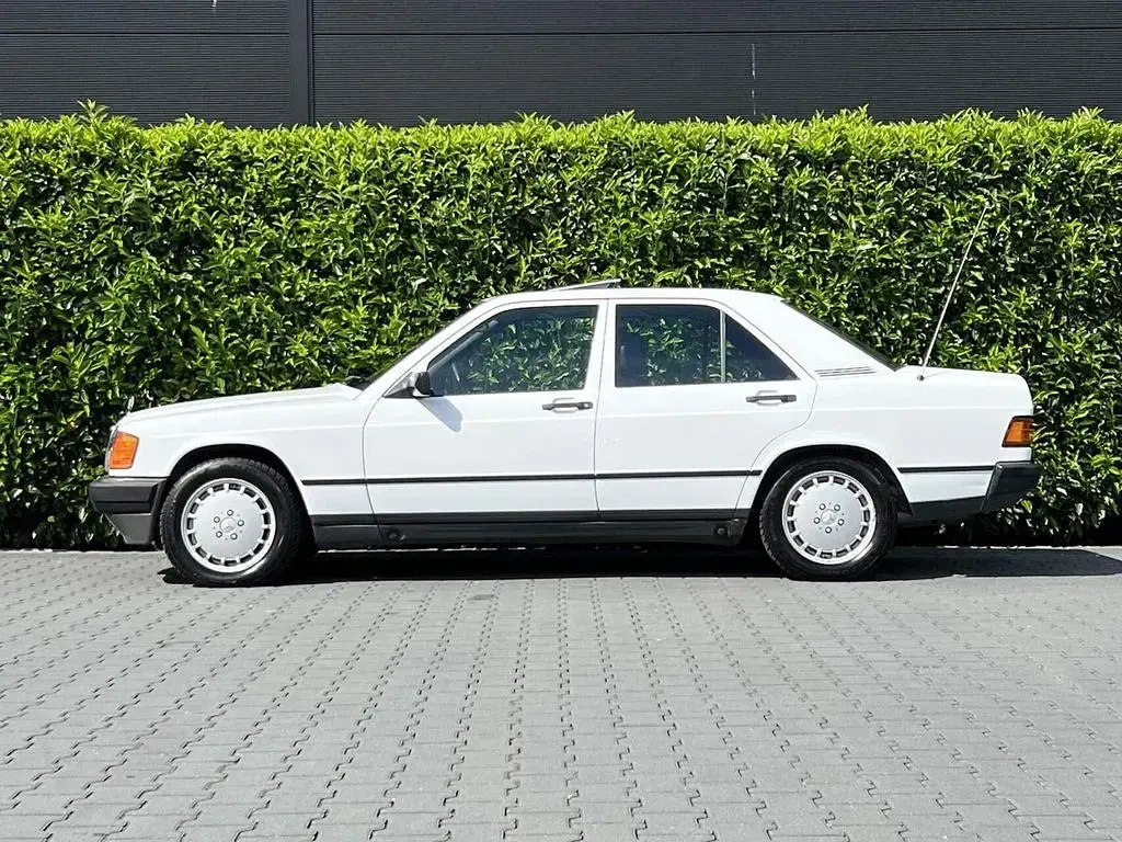Gebraucht Mercedes 190 160 PS (117 kW) 1990 Weiß Limousine