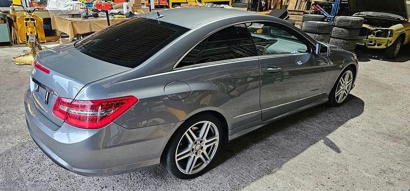 Gebraucht Mercedes E200 184 PS (135 kW) 2013 Grau Coupé