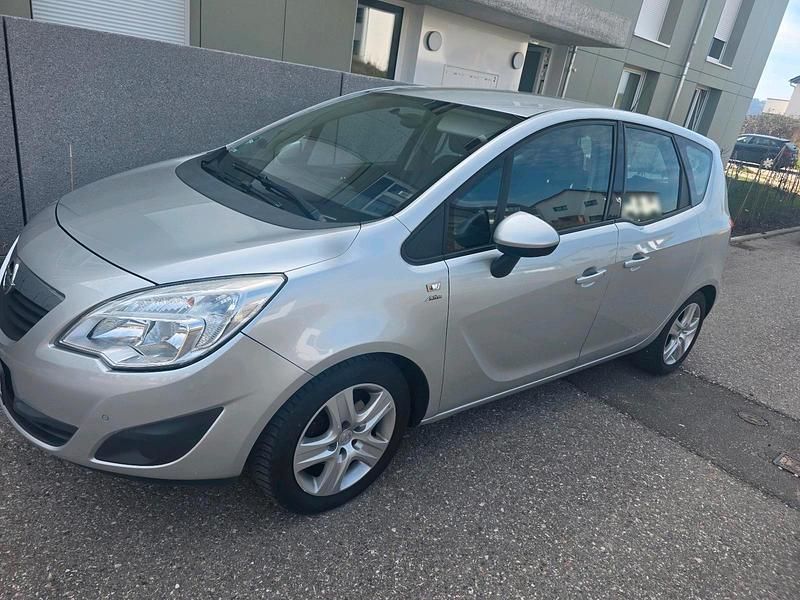 Gebraucht Opel Meriva 120 PS (88 kW) 2013 Silber Van / Kleinbus