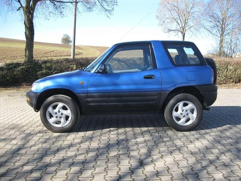 Blau Gebraucht 1996 Toyota RAV4 SUV | 4.950 € (Fairer Preis) - Bild 1/4
