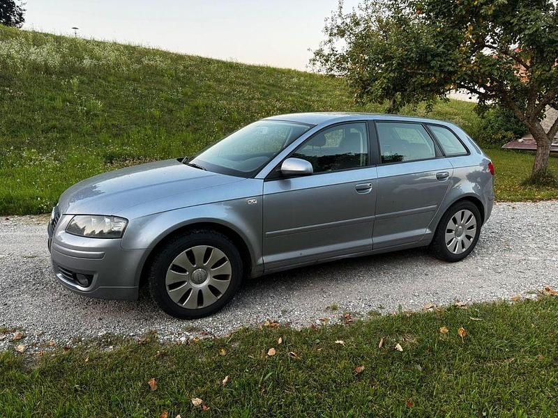Grau Gebraucht 2006 Audi A3 Sportback Ambition Limousine | 1.250 € (Superpreis) - Bild 1/4