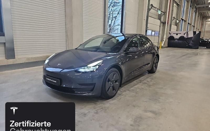 Silber Gebraucht 2023 Tesla Model 3 Standard Range Limousine | 25.600 € (Guter Preis) - Bild 1/4