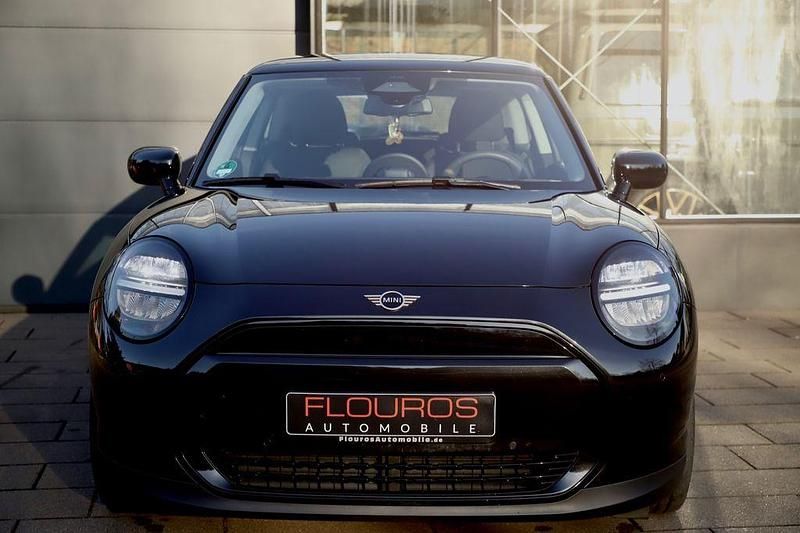 Gebraucht Mini Cooper Essential 189 kW (258 PS) 2024 Schwarz Kleinwagen