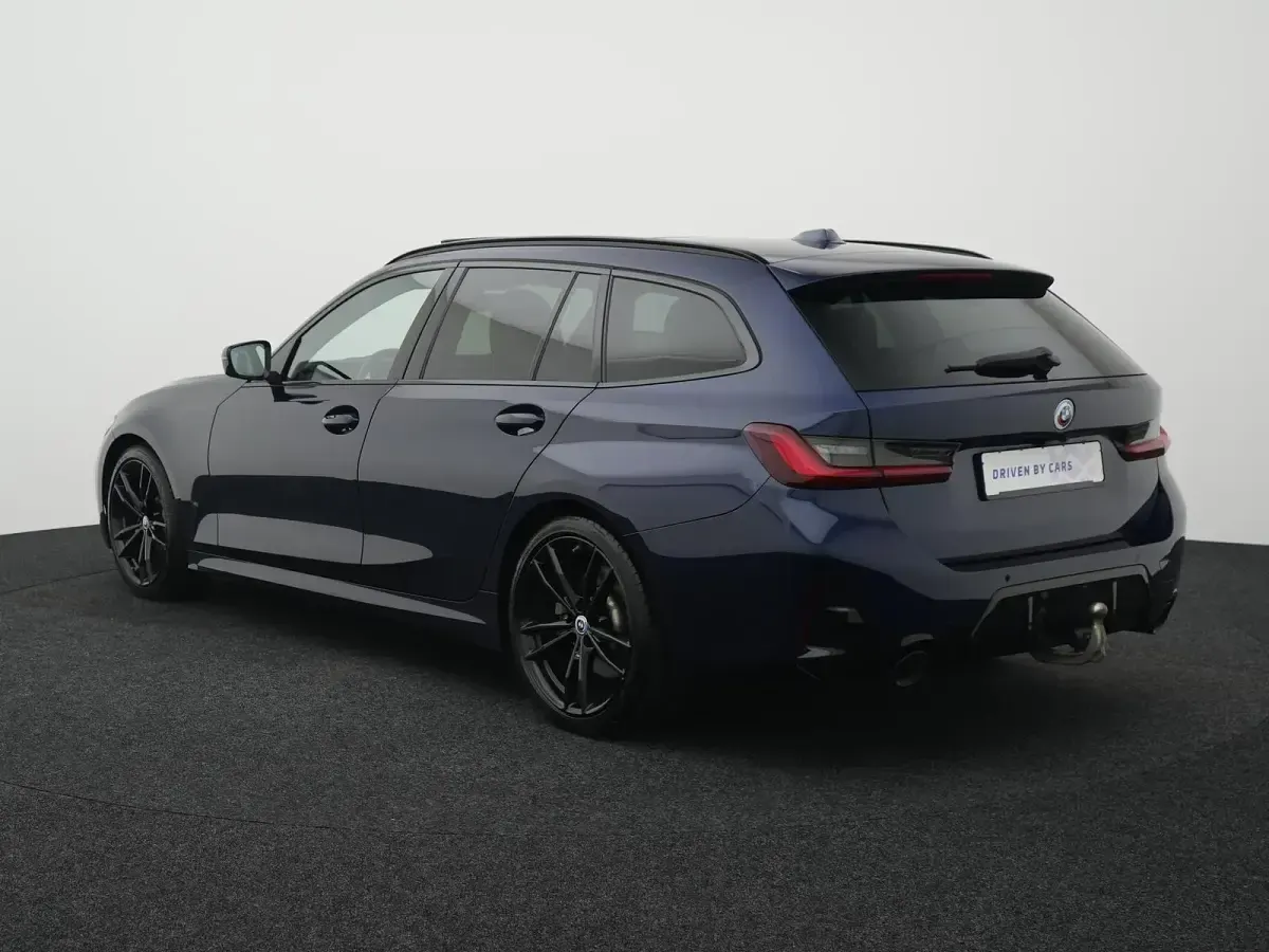 Gebraucht BMW 330 M Sport 286 PS (210 kW) 2022 Tansanitblau ii metallic Kombi