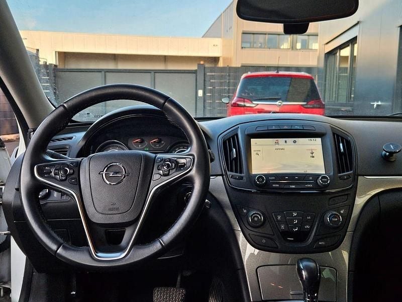 Gebraucht Opel Insignia Business Edition 163 PS (119 kW) 2014 Weiß Kombi