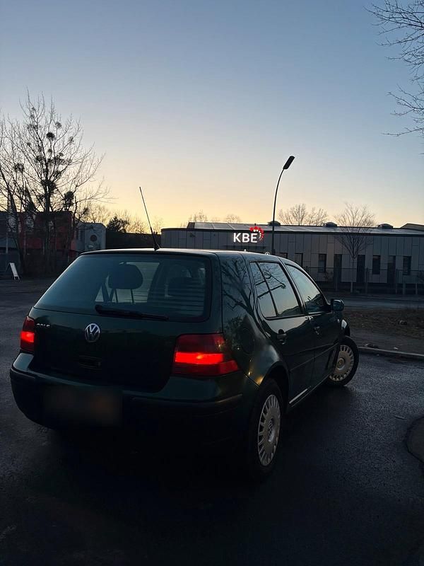Gebraucht VW Golf IV Edition 75 PS (55 kW) 2001 Grün Kleinwagen