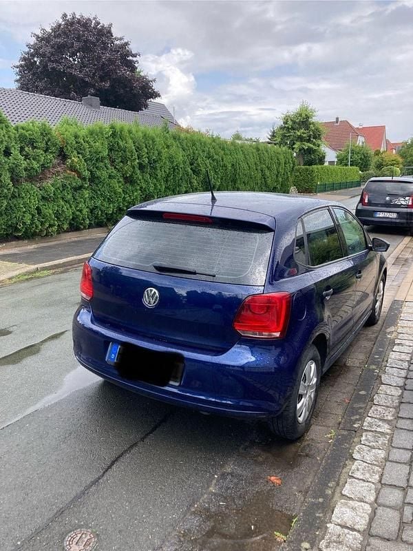 Blau Gebraucht 2010 VW Polo Trendline Kleinwagen | 5.000 € (Guter Preis) - Bild 1/4