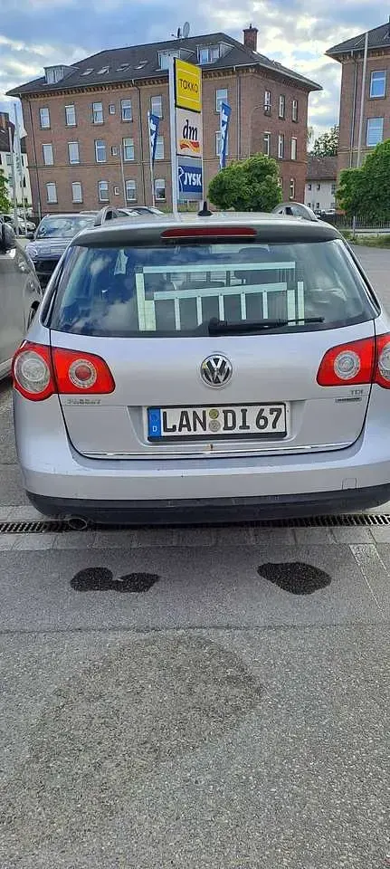 Gebraucht VW Passat 105 PS (77 kW) 2010 Silber Kombi