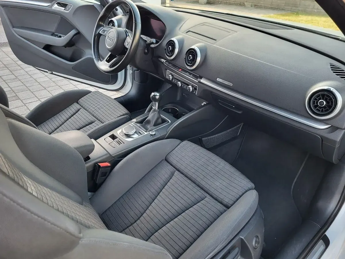 Gebraucht Audi A3 Sport 150 PS (110 kW) 2016 Weiß Limousine