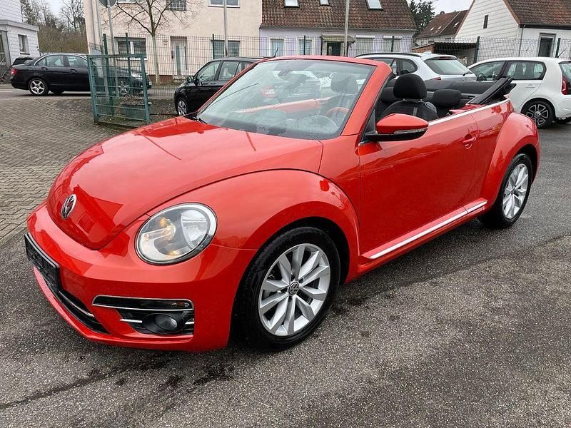 Gebraucht VW Beetle Cabriolet Design 105 PS (77 kW) 2018 Ruby red Cabrio