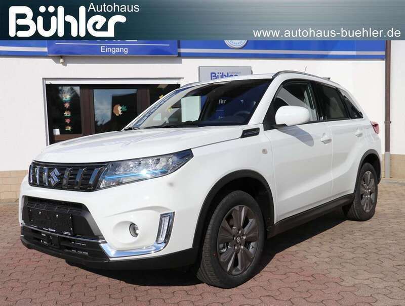 Cool white pearl metallic Neu 2024 Suzuki Vitara Comfort SUV | 24.450 € (Fairer Preis) - Bild 1/4