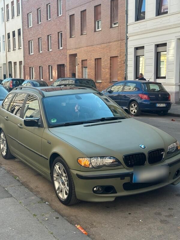 Grün Gebraucht 2004 BMW 318 M Sport Kombi | 1.899 € (Guter Preis) - Bild 1/4