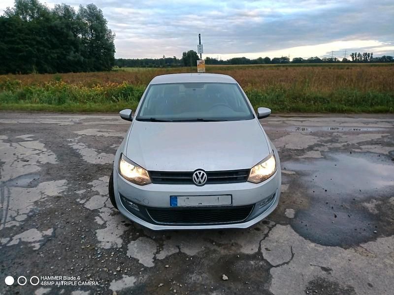 Silber Gebraucht 2010 VW Polo Kleinwagen | 2.500 € (Superpreis) - Bild 1/4