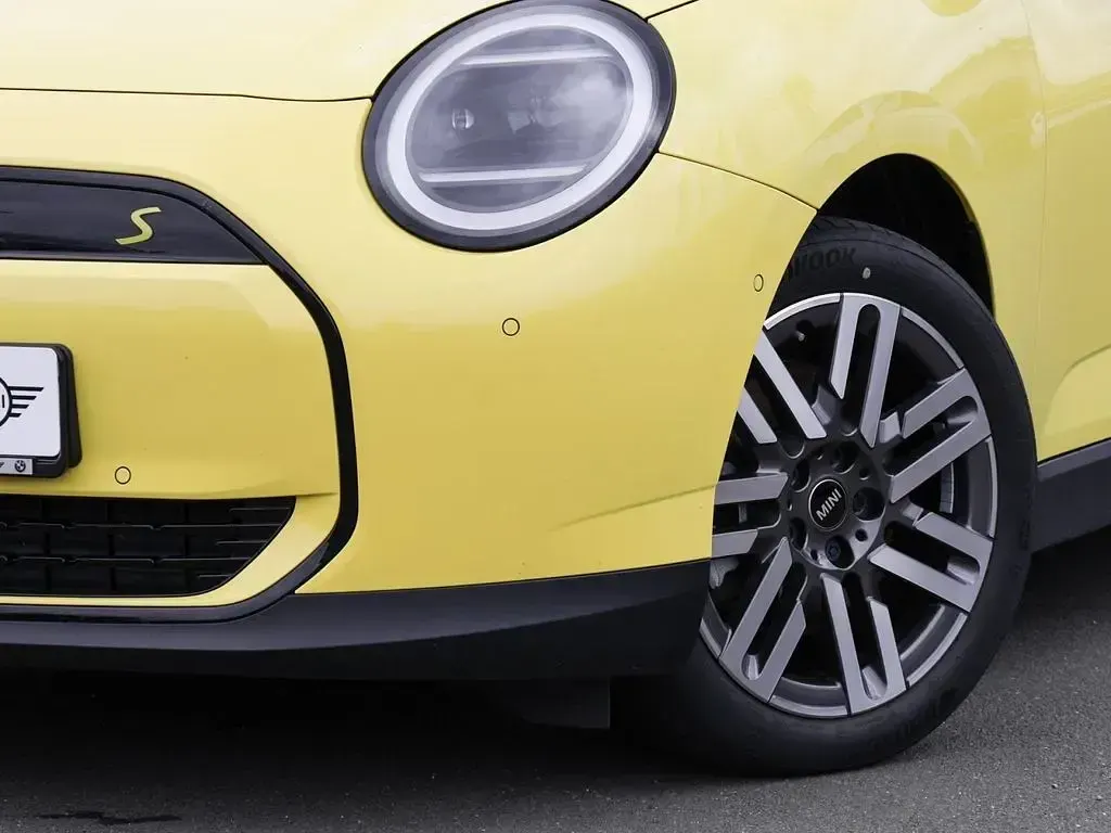 Gebraucht Mini Cooper SE Classic 160 kW (218 PS) 2025 Sunny side yellow Kleinwagen
