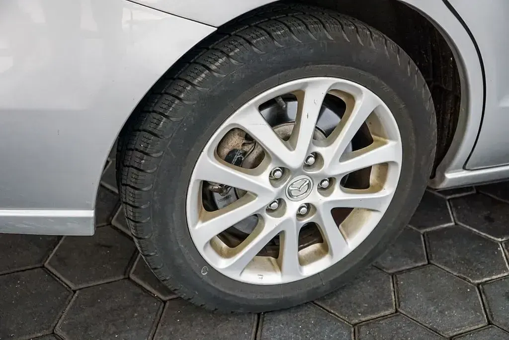 Gebraucht Mazda 5 145 PS (106 kW) 2010 Satinsilber Van / Kleinbus