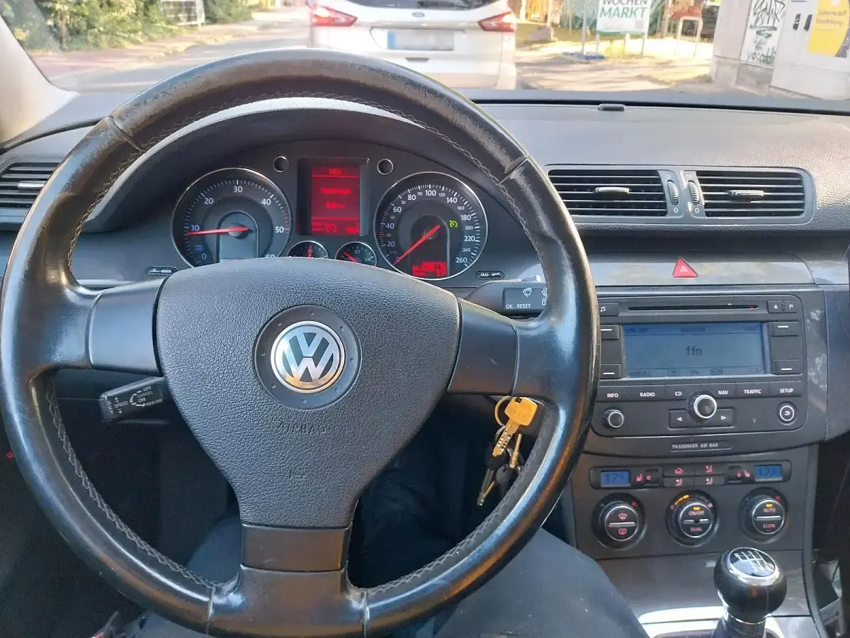 Gebraucht VW Passat 140 PS (102 kW) 2006 Silber Limousine