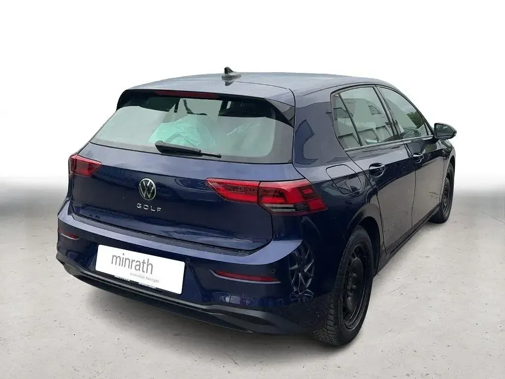 Gebraucht VW Golf VIII Life 131 PS (96 kW) 2023 Blau Limousine