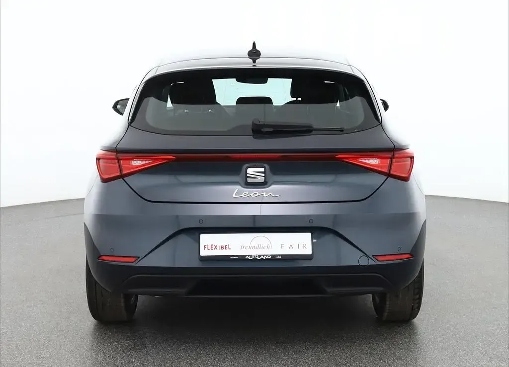 Neu Seat Leon 116 PS (85 kW) 2026 Magneticgraumet. Limousine