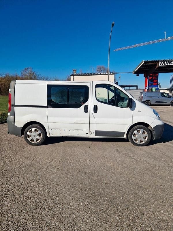 Second-hand Renault Trafic 90 CP (66 kW) 2012 Alb Monovolum