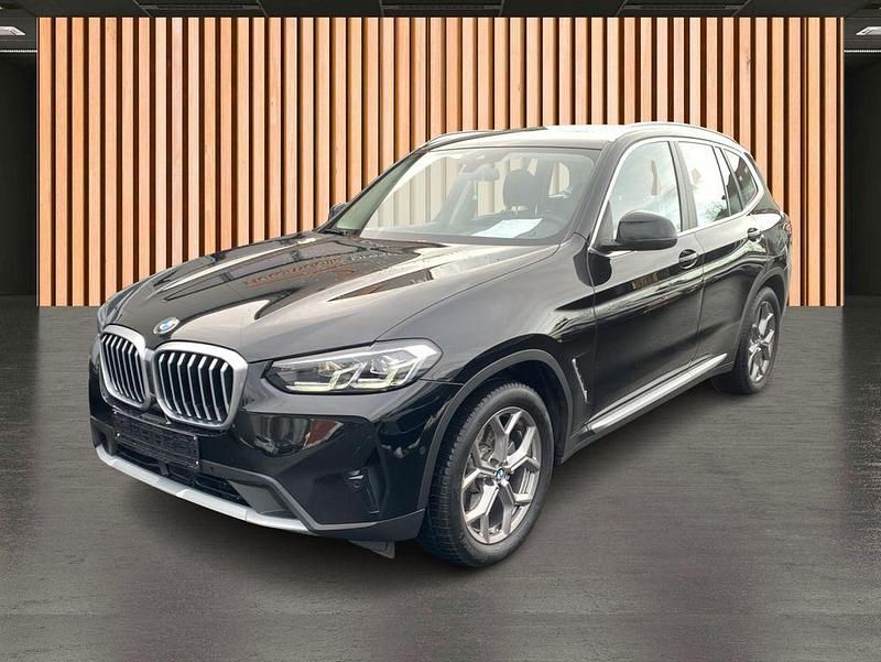 Gebraucht BMW X3 Performance 184 PS (135 kW) 2023 Schwarz black sapphire metallic (metallic) SUV