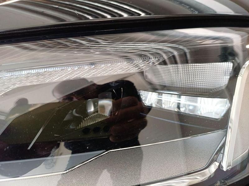 Gebraucht Audi A4 Sport 163 PS (119 kW) 2023 Mythosschwarz metallic Kombi