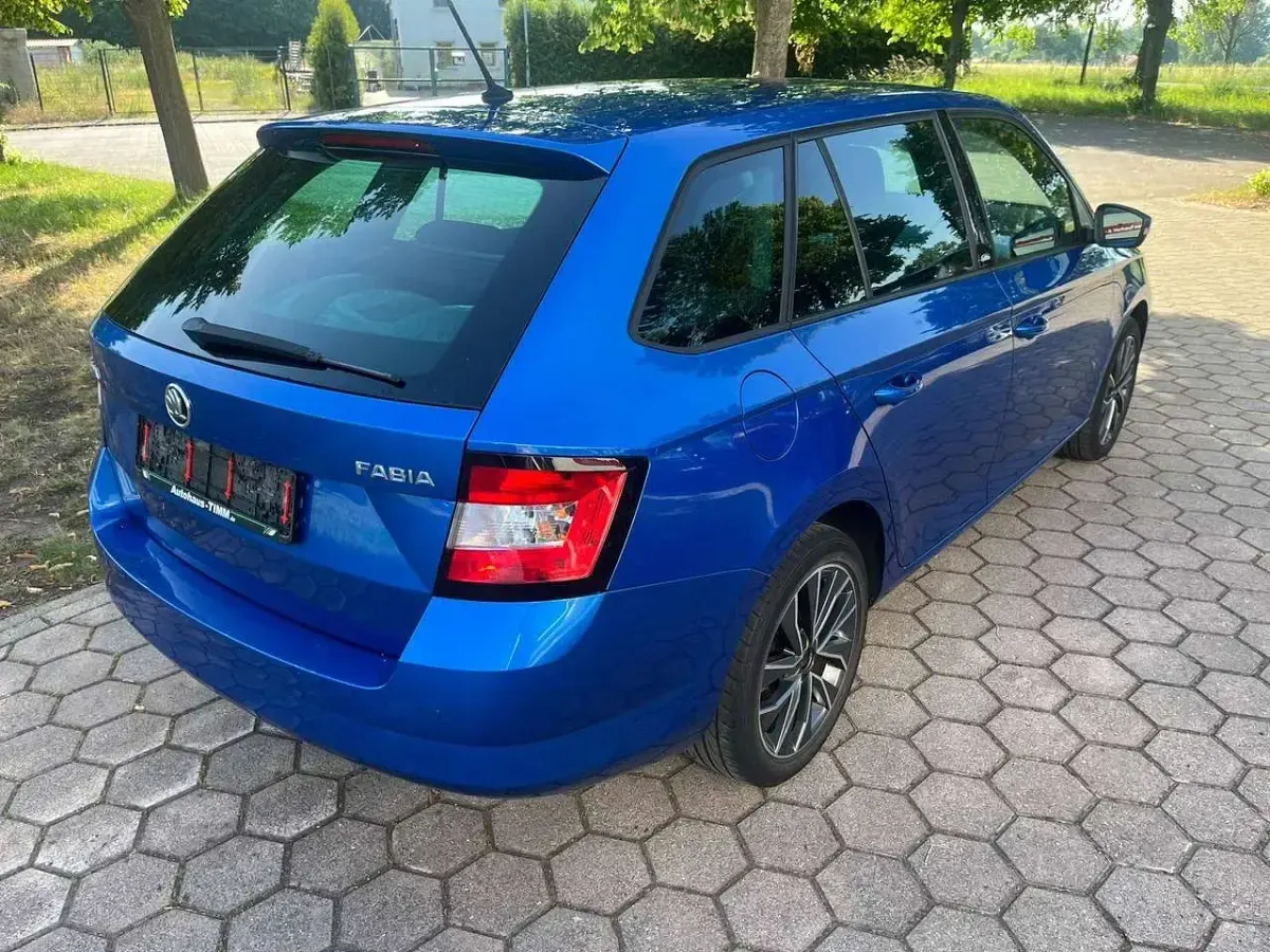 Gebraucht Skoda Fabia 90 PS (66 kW) 2016 Blau Kombi
