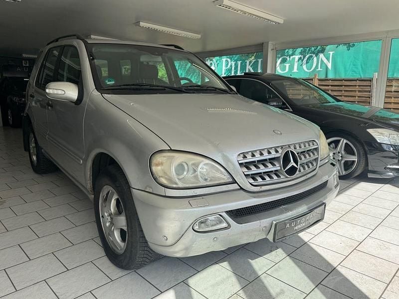 Silber Gebraucht 2003 Mercedes ML270 SUV | 3.999 € (Fairer Preis) - Bild 1/4