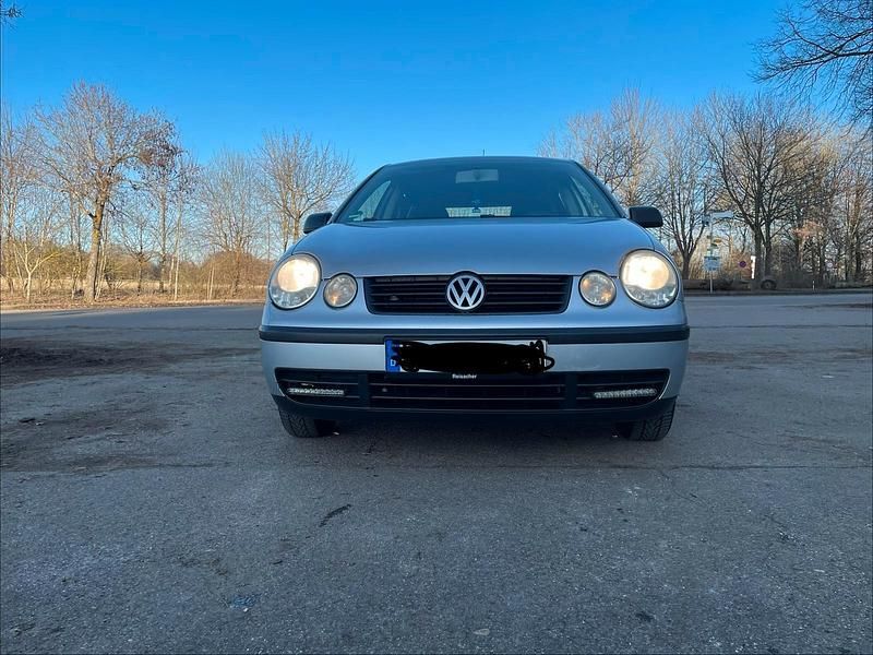Gebraucht VW Polo 64 PS (47 kW) 2002 Silber Kleinwagen