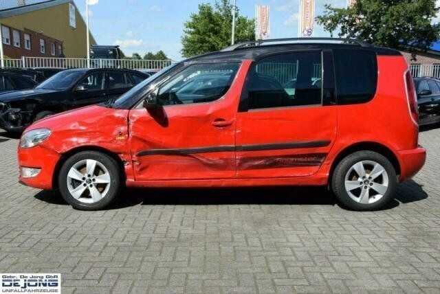 Gebraucht Skoda Roomster Fresh 105 PS (77 kW) 2014 Rot Van / Kleinbus