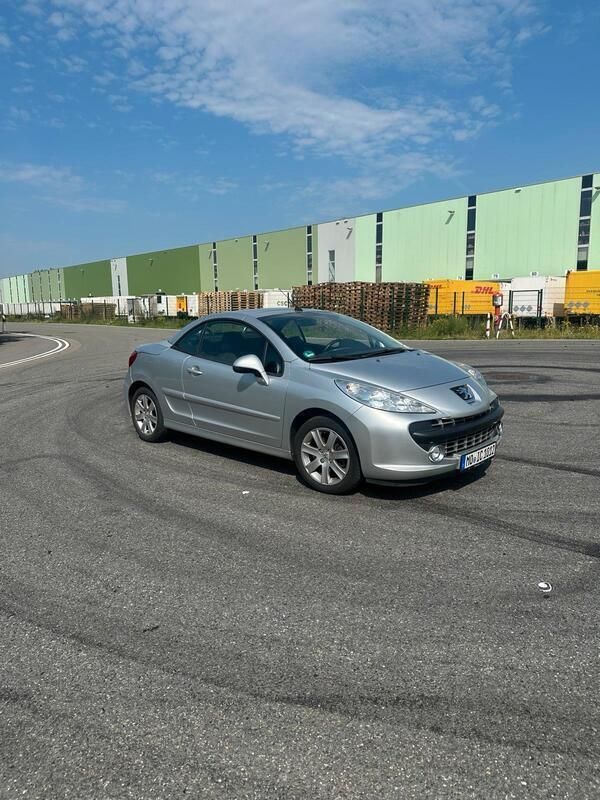 Silber Gebraucht 2009 Peugeot 207 CC Cabrio | 2.300 € (Superpreis) - Bild 1/4
