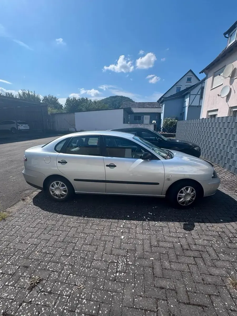 Gebraucht Seat Cordoba 75 PS (55 kW) 2003 Grau Limousine