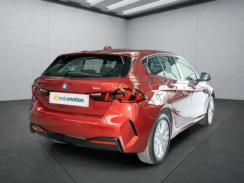 Neu BMW 120 170 PS (125 kW) 2026 Rot Kleinwagen