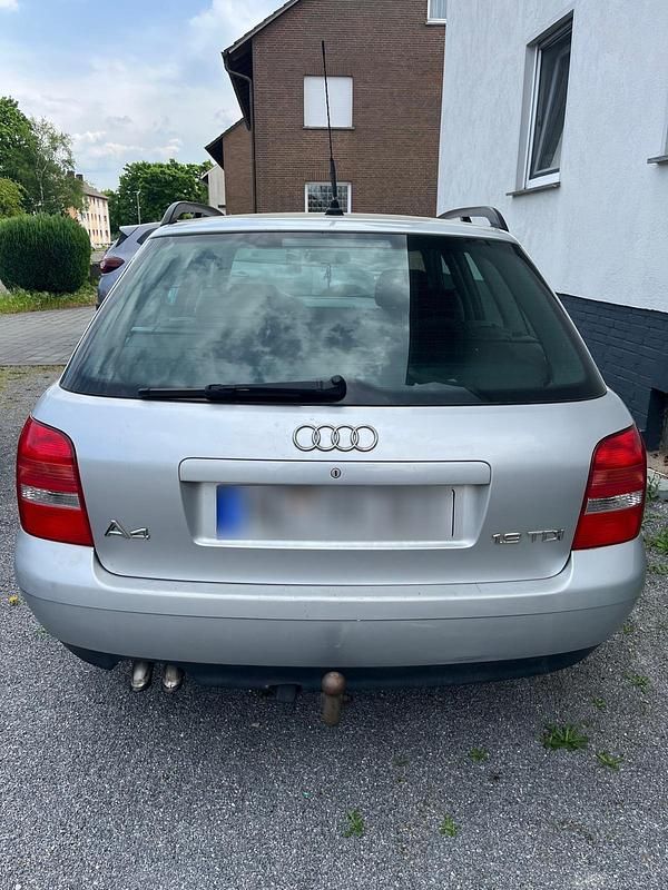 Gebraucht Audi A4 90 PS (66 kW) 2000 Silber Kombi
