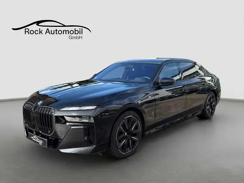 Gebraucht BMW 740 M Sport 299 PS (219 kW) 2024 Schwarz Limousine