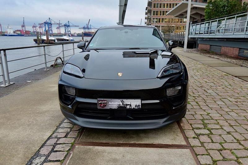 Gebraucht Porsche Macan 4 Electric 300 kW (408 PS) 2024 Schwarz SUV