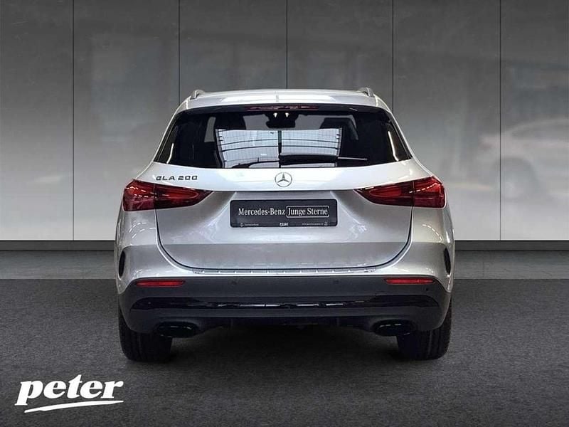 Gebraucht Mercedes GLA200 AMG 163 PS (119 kW) 2026 Metalliclack hightechsilber SUV