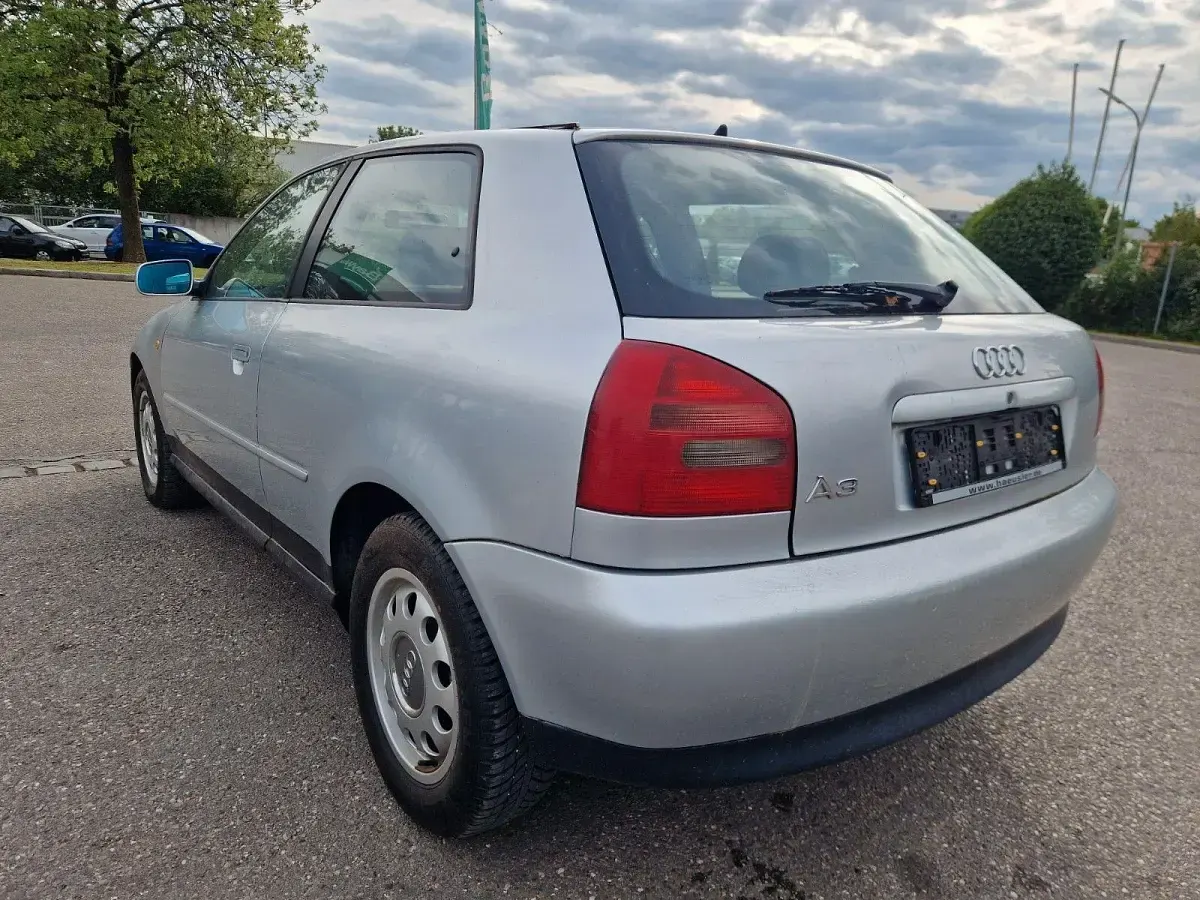 Occasion Audi A3 Ambiente 125 ch (91 kW) 1997 Gris Citadine