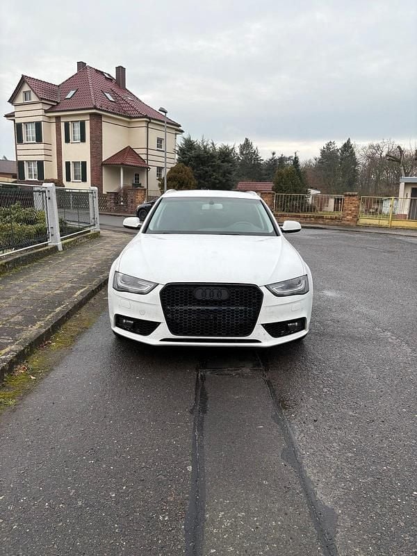 Weiß Gebraucht 2014 Audi A4 Ambiente Kombi | 10.500 € (Guter Preis) - Bild 1/4