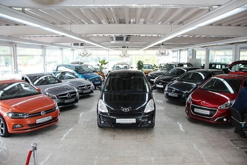 Schwarz Gebraucht 2006 Toyota Corolla Edition Kombi | 4.990 € (Etwas zu teuer) - Bild 1/4