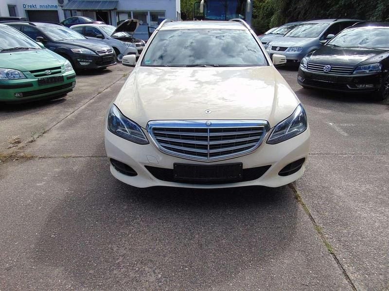 Gebraucht Mercedes E200 136 PS (100 kW) 2013 Gelb Kombi