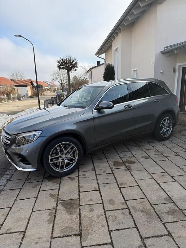 Gebraucht Mercedes GLC220 AMG line 170 PS (125 kW) 2015 Grau SUV