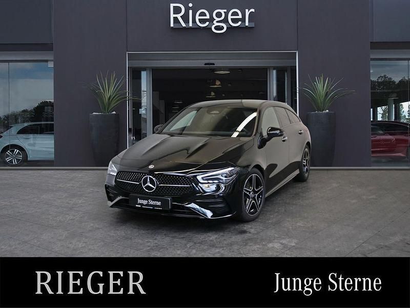 Schwarz Gebraucht 2024 Mercedes CLA200 Shooting Brake AMG Kombi | 33.977 € (Fairer Preis) - Bild 1/4
