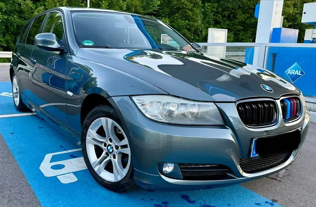 Gebraucht BMW 320 177 PS (130 kW) 2008 Grün Kombi