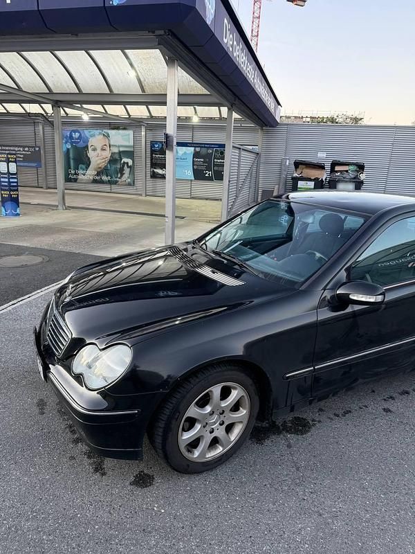 Gebraucht Mercedes C220 2001 Schwarz Limousine