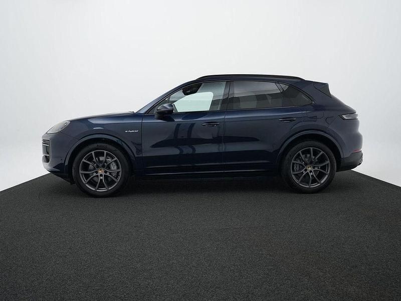 Second-hand Porsche Cayenne 470 CP (345 kW) 2025 Albastru SUV