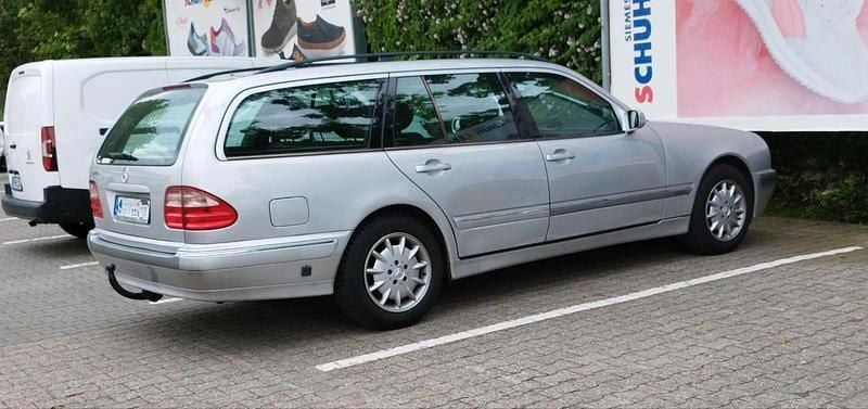 Gebraucht Mercedes E240 170 PS (125 kW) 2002 Grau Kombi