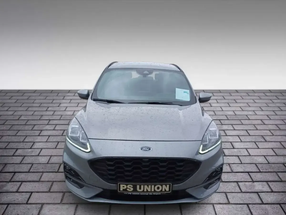 Gebraucht Ford Kuga ST-Line 224 PS (164 kW) 2022 Silber / solarsilber (metallic) SUV