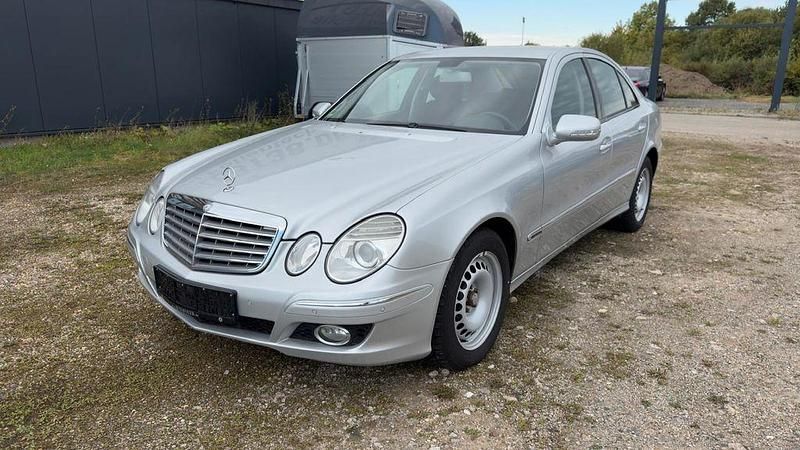 Gebraucht Mercedes E280 190 PS (139 kW) 2008 Silber Limousine