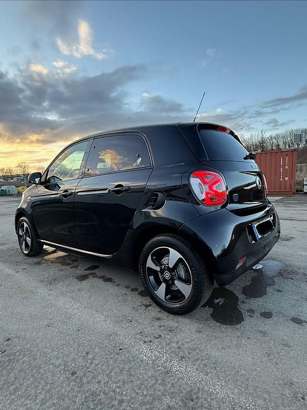 Gebraucht Smart ForFour Electric Drive 60 kW (82 PS) 2021 Schwarz Kleinwagen